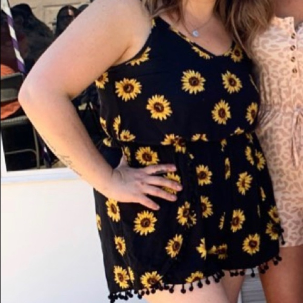 🌻Sunflower Romper🌻 - Picture 5 of 5
